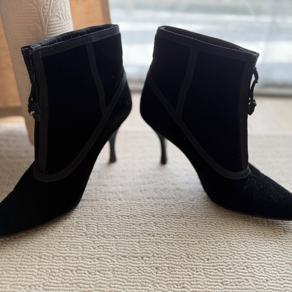 BOTTEGA VENETA Women Black Suede Ankle Boots, 3" heels,Size 37, Authentic - Picture 5 of 14